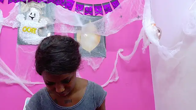 Snapshot of kinkyandsavage chatting on October 2025 07:40:01 PM kinkyandsavage online show from October 2025 07:40:01 PM