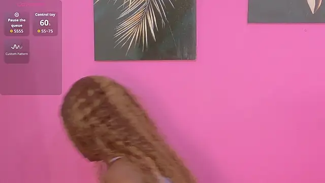 Snapshot of kinkyandsavage chatting on November 2025 07:02:02 PM kinkyandsavage online show from November 2025 07:02:02 PM