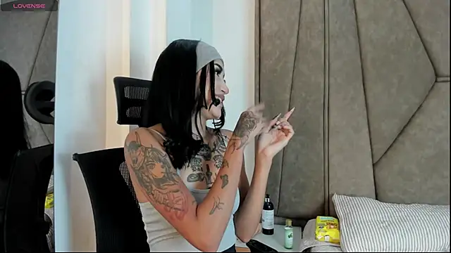 Cassie howard  online show from January 2025 08:21:01 PM