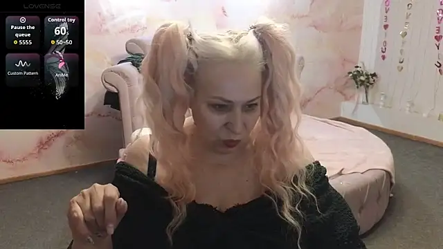 Penelope Pinky online show from April 2026 11:00:01 AM