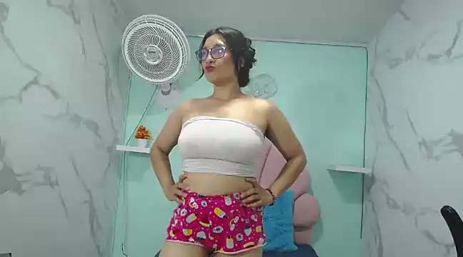 Snapshot of karime_sexygirl chatting on January 2025 08:25:02 PM karime sexygirl online show from January 2025 08:25:02 PM