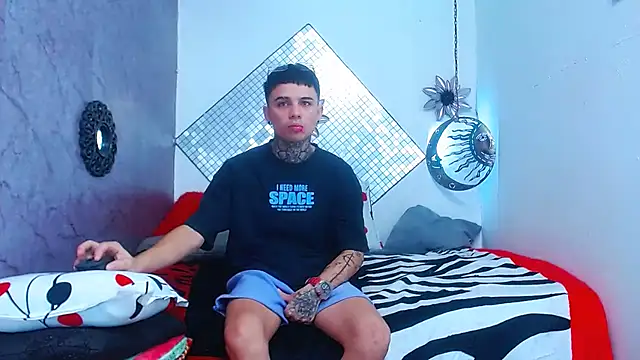 Snapshot of exotic_hot_couple chatting on February 2025 09:09:01 PM exotic hot couple online show from February 2025 09:09:01 PM