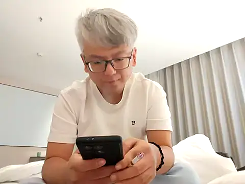 leoUSIR online show from October 2025 05:51:02 PM