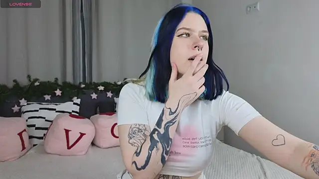 tender kiitty online show from December 2025 03:19:01 PM