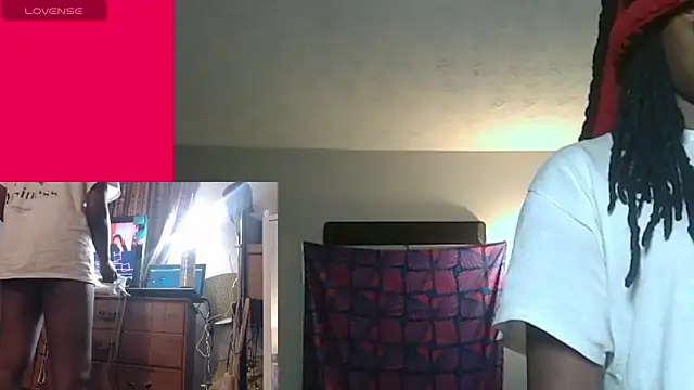 Snapshot of cum2mary_ chatting on December 2024 03:37:02 PM cum2mary online show from December 2024 03:37:02 PM