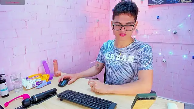 Snapshot of JACK_BLOSSOM_ chatting on December 2024 12:01:02 PM JACK BLOSSOM online show from December 2024 12:01:02 PM