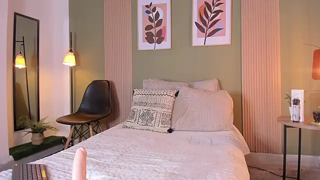 bella arias online show from December 2024 12:42:02 AM