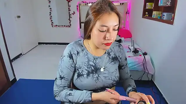 perlabeautiful online show from October 2025 05:11:02 PM