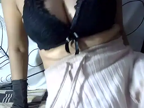 Snapshot of Lovely-Simran chatting on October 2025 06:26:01 PM Lovely-Simran online show from October 2025 06:26:01 PM