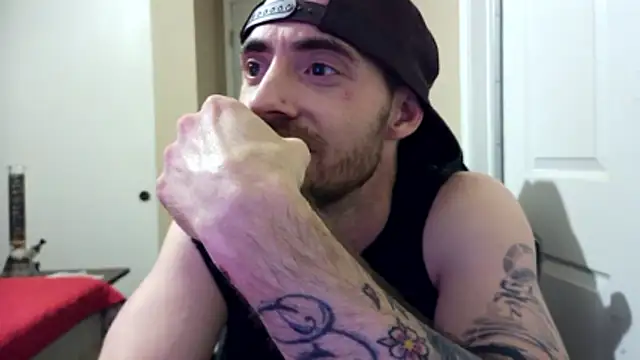 Huntzg23 online show from April 2026 06:51:02 AM