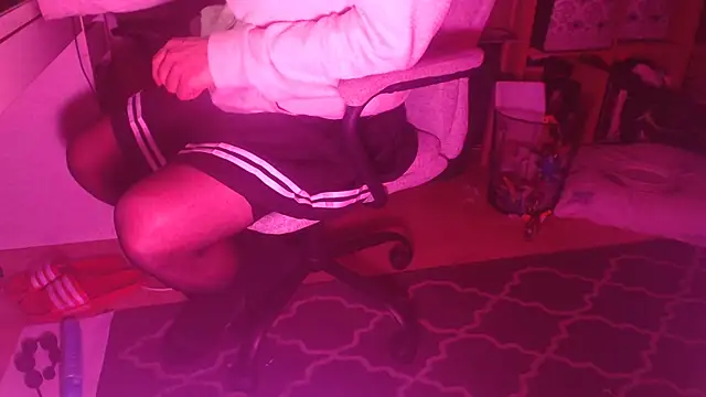 dirtynylonboy33 online show from March 2026 09:00:01 PM