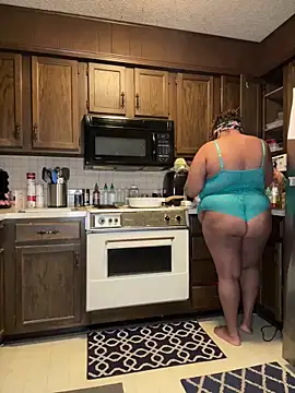 Snapshot of InterRacialFacial7296 chatting on December 2025 10:33:01 AM InterRacialFacial7296 online show from December 2025 10:33:01 AM