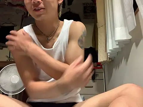 kuma0908 online show from September 2025 12:38:01 PM