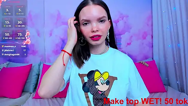 Curvy Dynamite  online show from January 2025 07:17:01 AM