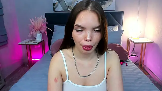 Curvy Dynamite  online show from October 2025 01:09:01 AM