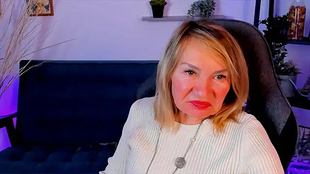 RosalindaFortuna online show from December 2024 02:00:02 PM