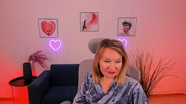 RosalindaFortuna online show from December 2024 12:09:02 PM