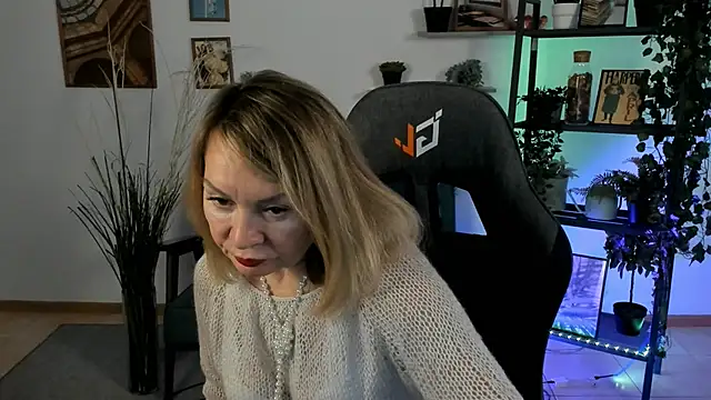 RosalindaFortuna online show from January 2025 10:49:02 AM