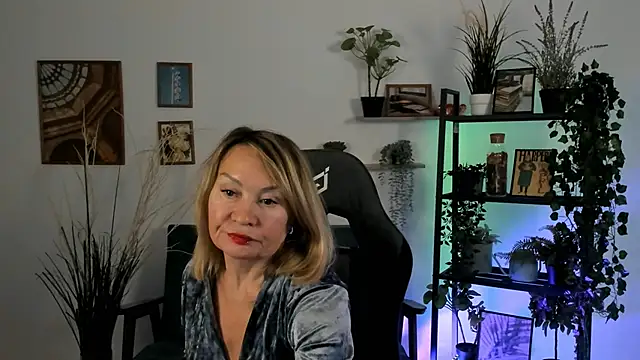 RosalindaFortuna online show from January 2025 02:04:01 PM