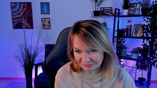 RosalindaFortuna online show from January 2025 01:58:01 PM