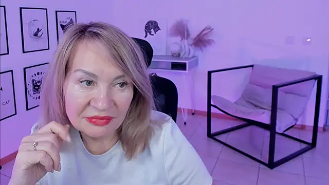 RosalindaFortuna online show from January 2025 01:54:01 PM