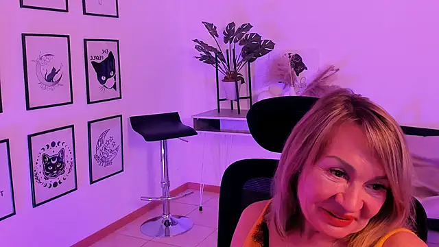 RosalindaFortuna online show from January 2025 02:13:01 PM