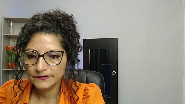 arianna ros3 online show from February 2025 06:13:02 PM