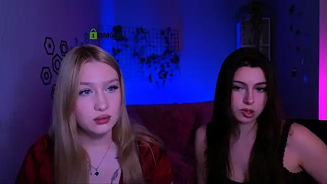 playful sophie online show from April 2026 08:01:02 PM