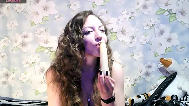 Snapshot of KattyLuuu chatting on February 2025 12:04:01 AM KattyLuuu online show from February 2025 12:04:01 AM