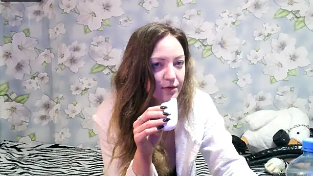 Snapshot of KattyLuuu chatting on February 2025 03:43:01 AM KattyLuuu online show from February 2025 03:43:01 AM