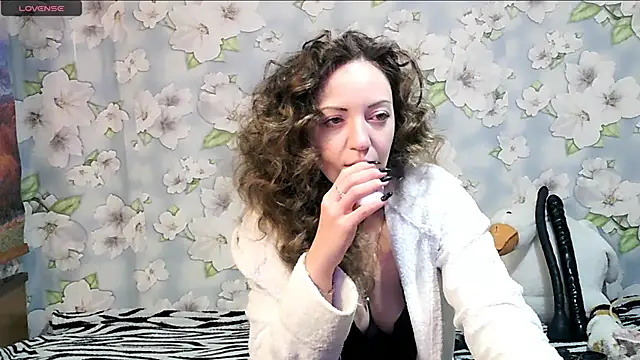 Snapshot of KattyLuuu chatting on March 2025 08:40:01 PM KattyLuuu online show from March 2025 08:40:01 PM