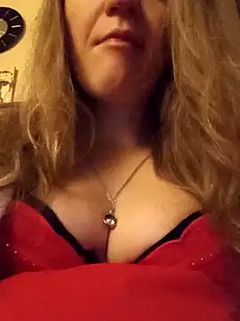 Snapshot of KattyLuuu chatting on February 2026 09:54:02 PM KattyLuuu online show from February 2026 09:54:02 PM