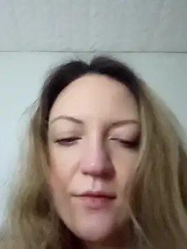 Snapshot of KattyLuuu chatting on March 2026 10:06:01 AM KattyLuuu online show from March 2026 10:06:01 AM