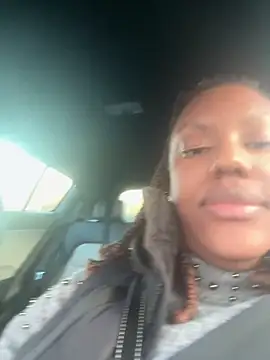 Snapshot of LavenderBuxton chatting on February 2025 04:31:01 PM LavenderBuxton online show from February 2025 04:31:01 PM