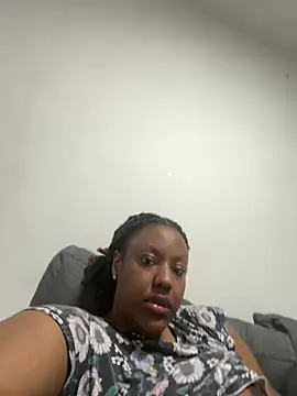 Snapshot of LavenderBuxton chatting on March 2025 10:52:02 PM LavenderBuxton online show from March 2025 10:52:02 PM