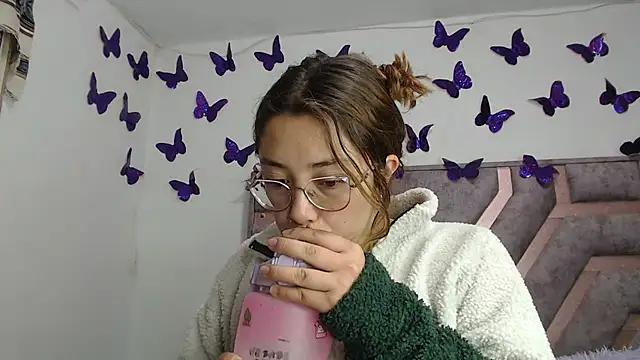 Anny Fox- online show from November 2025 02:54:02 AM