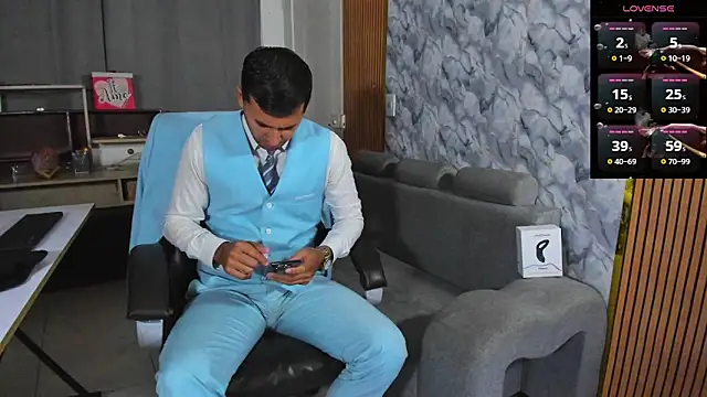 Hideintheoffice online show from February 2026 03:27:02 AM