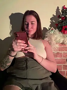 MayaMystic online show from December 2025 01:28:02 PM