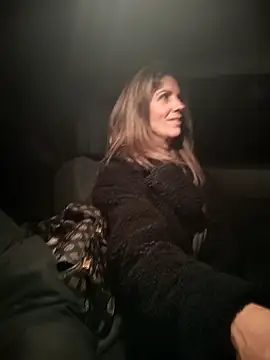 sansan2411 online show from December 2025 05:20:01 PM