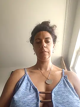 Snapshot of naughty69curls chatting on September 2025 12:17:02 PM naughty69curls online show from September 2025 12:17:02 PM