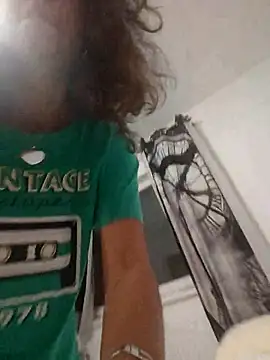 Snapshot of naughty69curls chatting on October 2025 05:43:01 PM naughty69curls online show from October 2025 05:43:01 PM