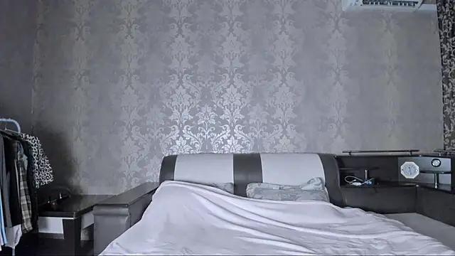 Agnes Allenn online show from November 2025 09:31:02 AM