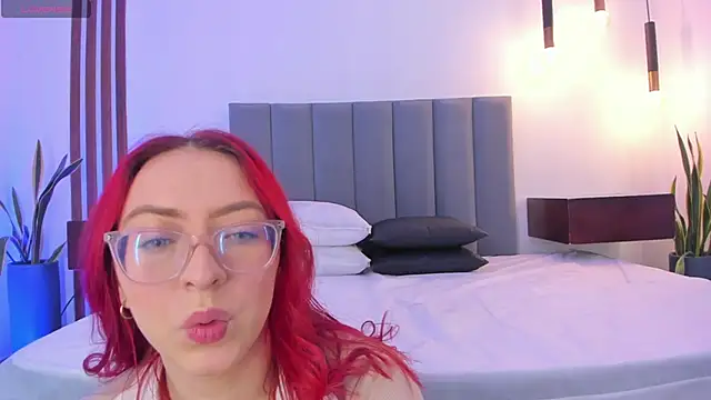 anniemartinezz online show from November 2025 12:17:01 PM