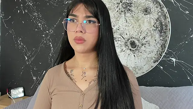 RoseCassie online show from November 2025 02:43:02 PM