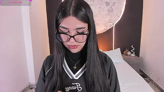 RoseCassie online show from November 2025 01:34:01 PM