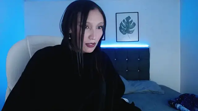 mia collens online show from September 2025 02:46:02 AM