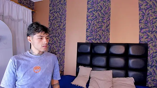 hinata itachi online show from February 2026 04:02:02 AM