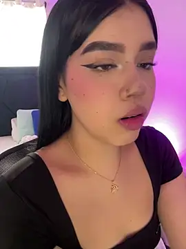 Lily Woodz online show from April 2026 07:39:02 PM