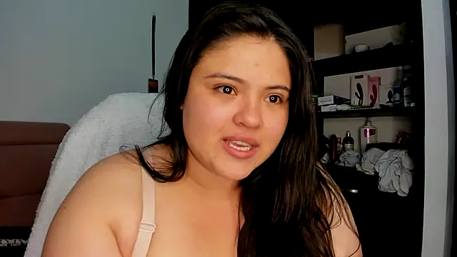 lizzie c online show from December 2025 08:41:02 AM