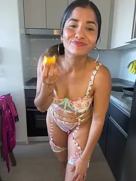 AlejandritaMilano online show from January 2026 09:52:02 PM